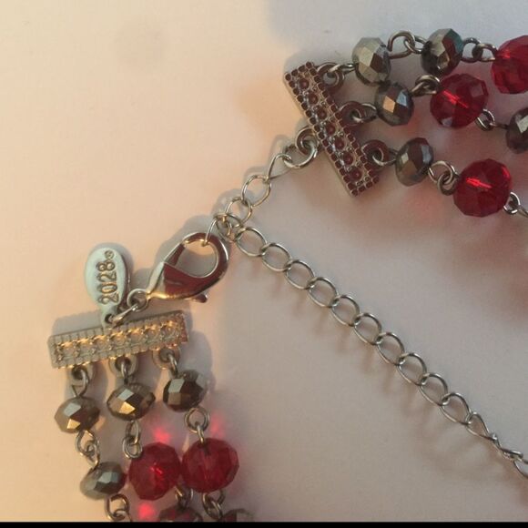 Red and silver necklace - Picture 6 of 8